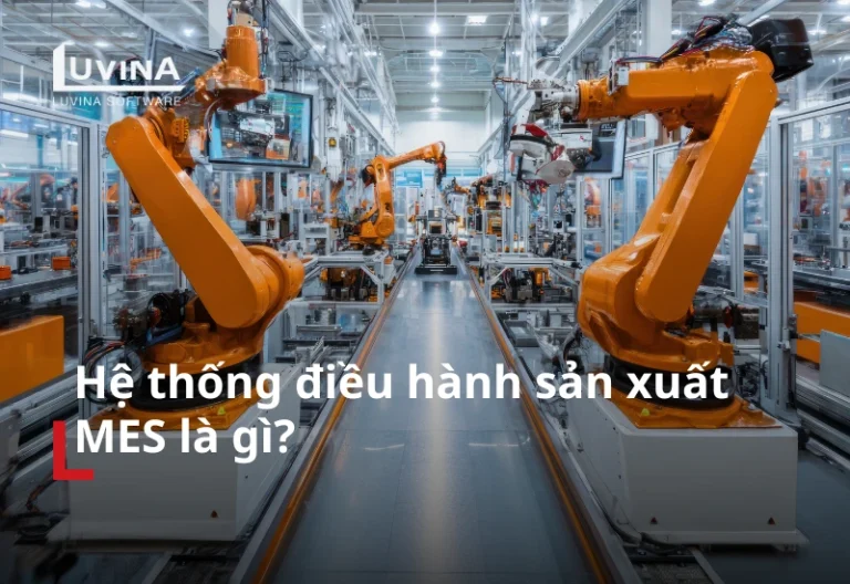 Hình ảnh nhà máy tự động với robot công nghiệp minh họa cho hệ thống điều hành sản xuất MES trong nhà máy hiện đại.