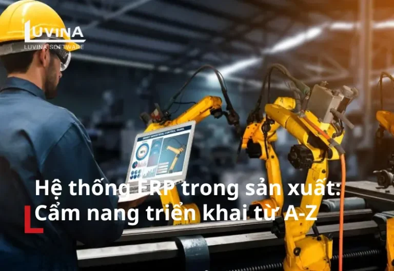 Kỹ sư đang sử dụng hệ thống erp trong sản xuất để giám sát và điều khiển cánh tay robot tự động hóa tại nhà máy.