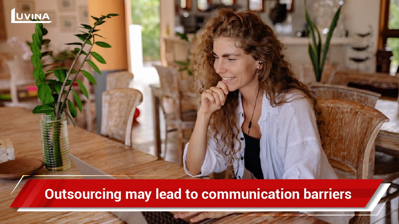 it outsourcing pros and cons