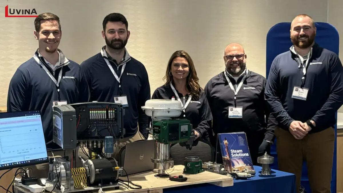 Engineering team from Proconex, one of the specialized mes software companies, demonstrating industrial automation solutions.