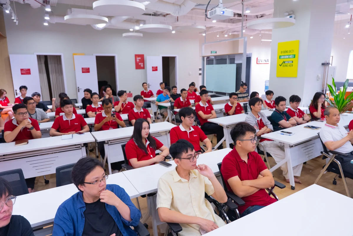 Teams participating in the final round of Luvina Hackathon 2026